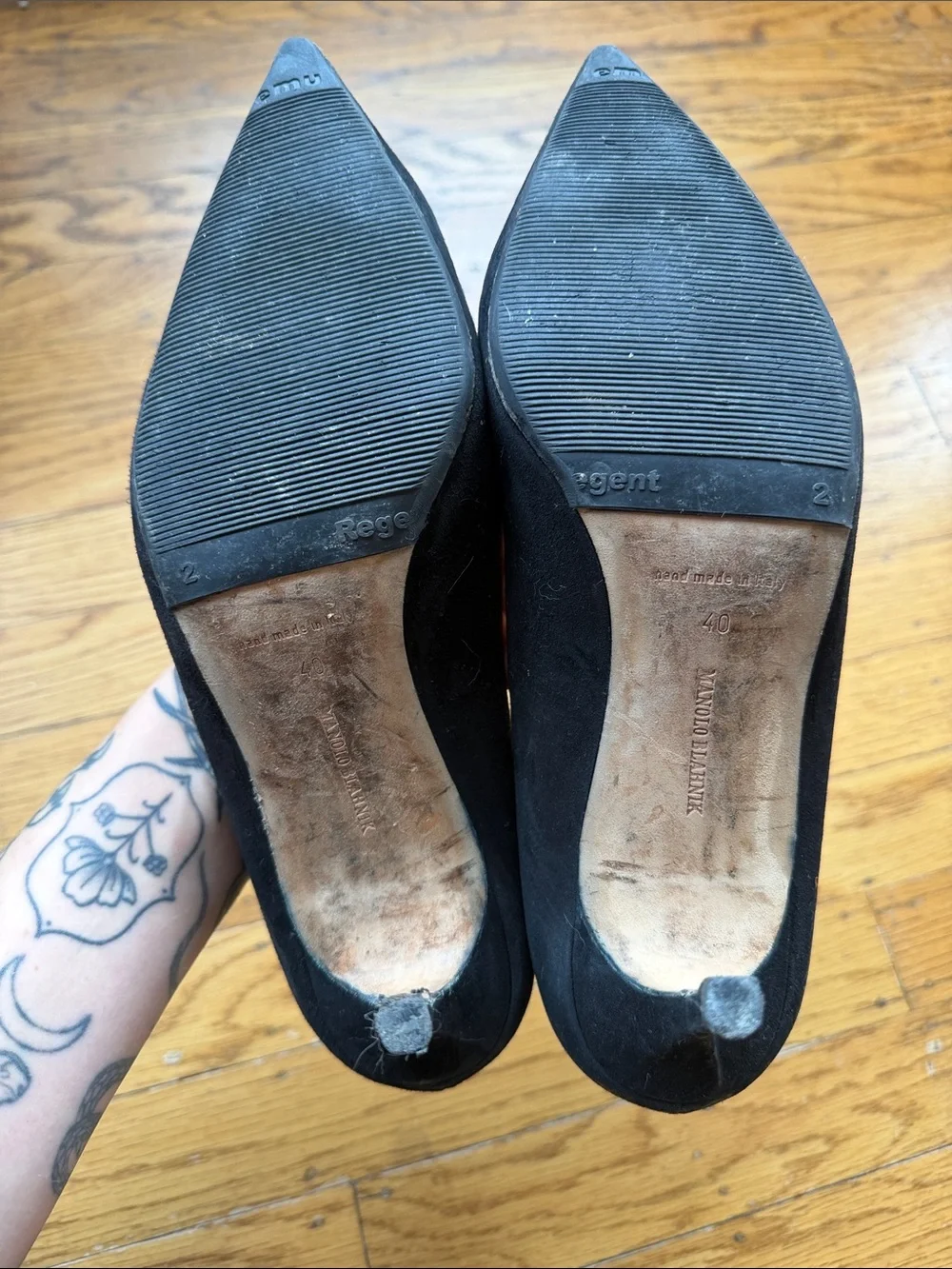 Manolo Blahnik Black Suede Pointed Toe Pumps
